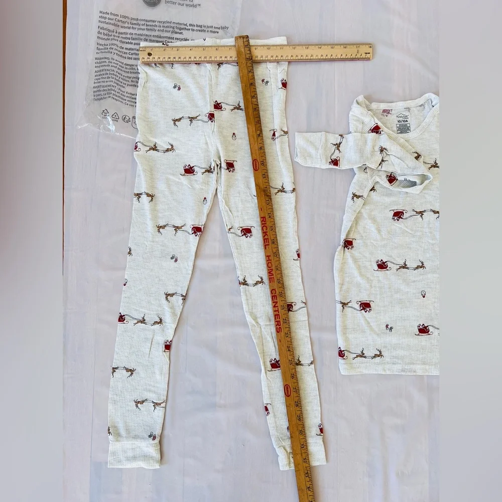 Kids Long Sleeve Pajama Set Cream with Red Sleigh Print size 10